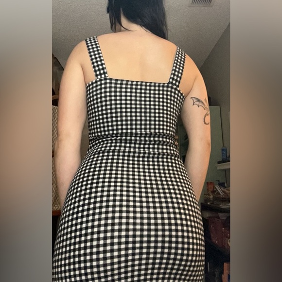 Summer dress with slit on the side size small - Picture 7 of 7